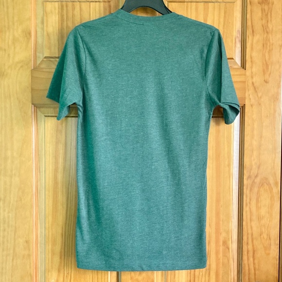 Women’s size XS forest green “There is no such thing as too many books” top - Picture 4 of 6